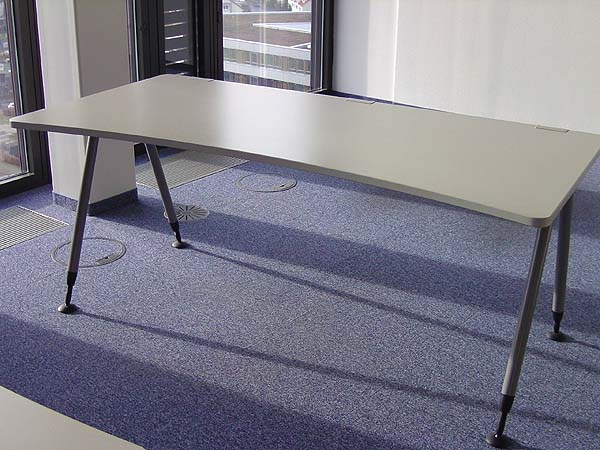 Frisco II Schreibtisch, Wellenform - 180 cm - von Werndl (Steelcase)