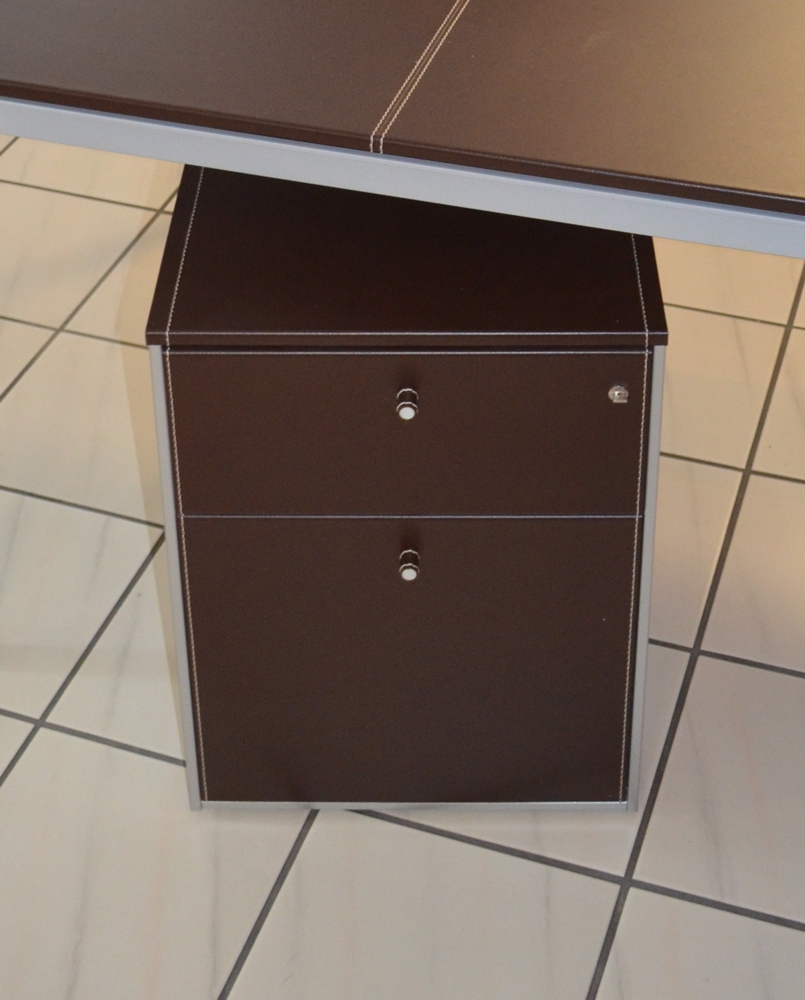 Corium Schreibtisch mit Rollcontainer - Lederbezogen - Fantoni