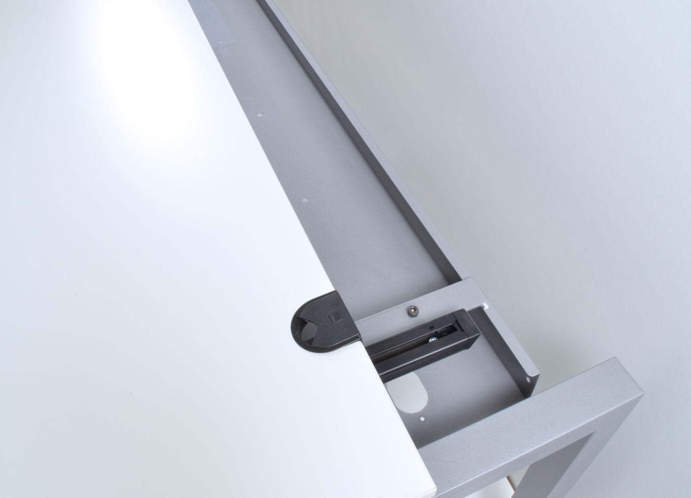 Schreibtisch - 180 cm - höhenverstellbar - arktisweiß - Schärf