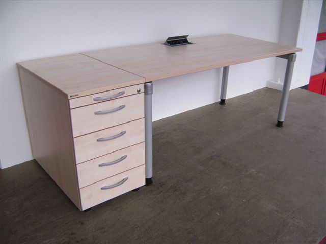 Schreibtisch - 160 cm - mit Standcontainer - Ahorn - Palmberg