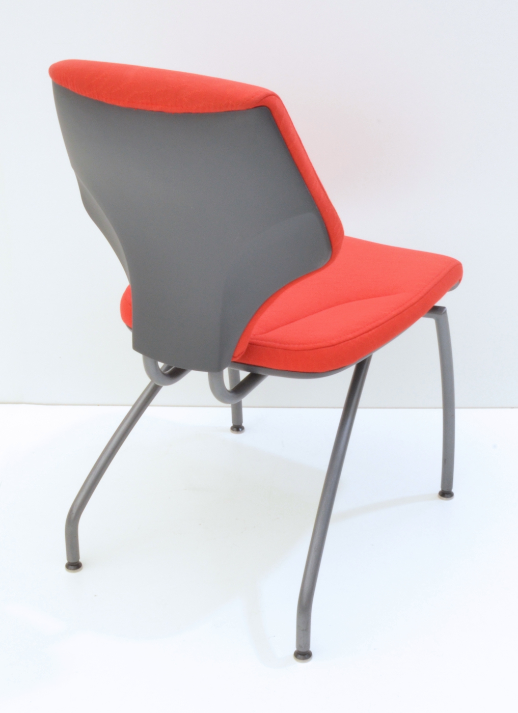 Giroflex 64-3204 Besucherstuhl - rot/anthrazit