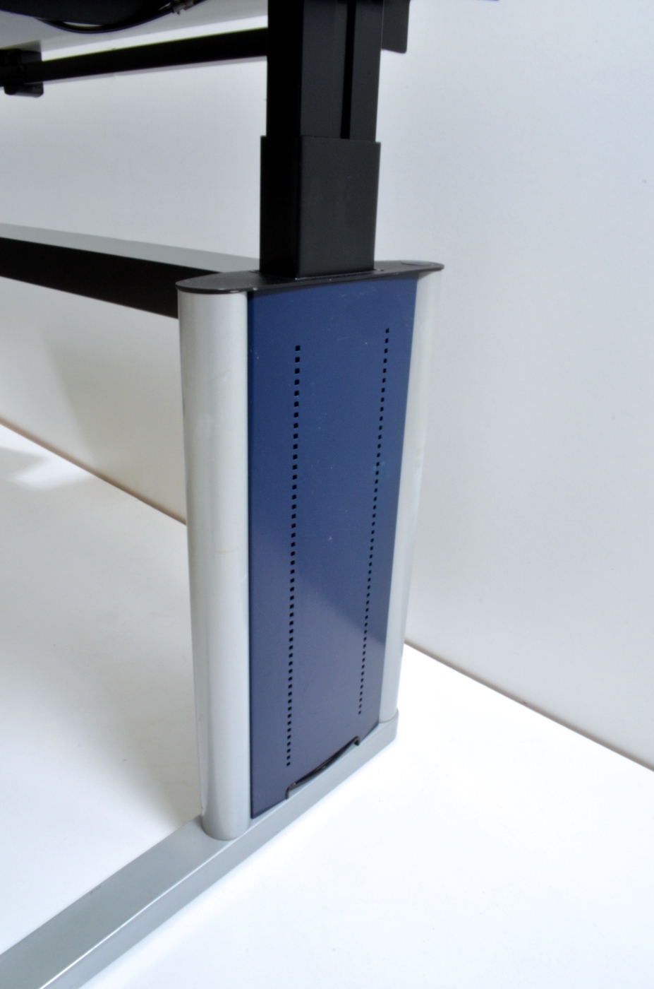 King Metra Lift - Schreibtisch 200 cm - höhenverstellbar - König + Neurath