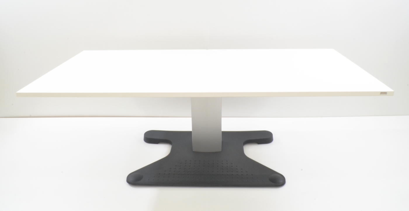 Rose + Krieger Schreibtisch - 180 cm, elektrisch höhenverstellbarRose + Krieger Schreibtisch - 180 cm, elektrisch höhenverstellbar