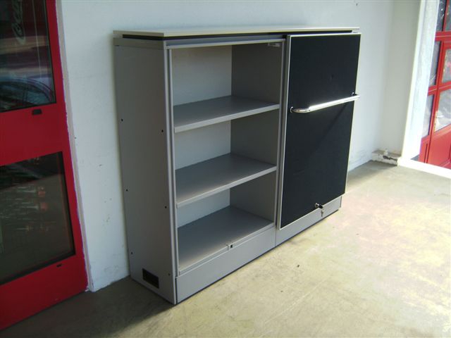 Sideboard / Schiebetürenschrank - 3 OH - mausgrau - Vitra
